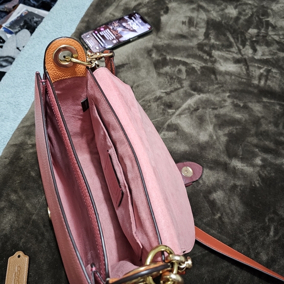 Authentic Coach Shouler/Crossbody Bag - Picture 3 of 9